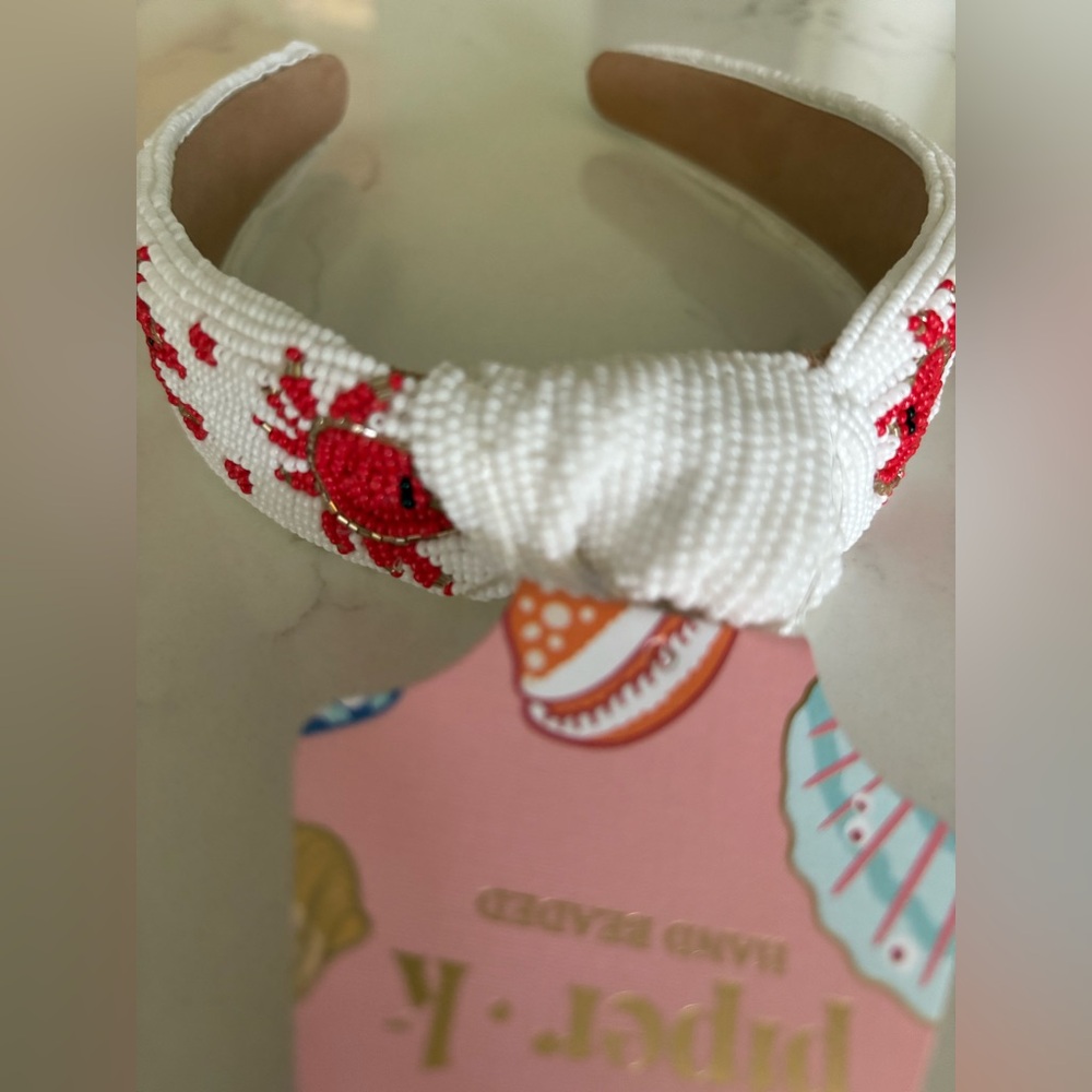 Festive White and Red Hair Accessory with Snowflake Design - Picture 3 of 3